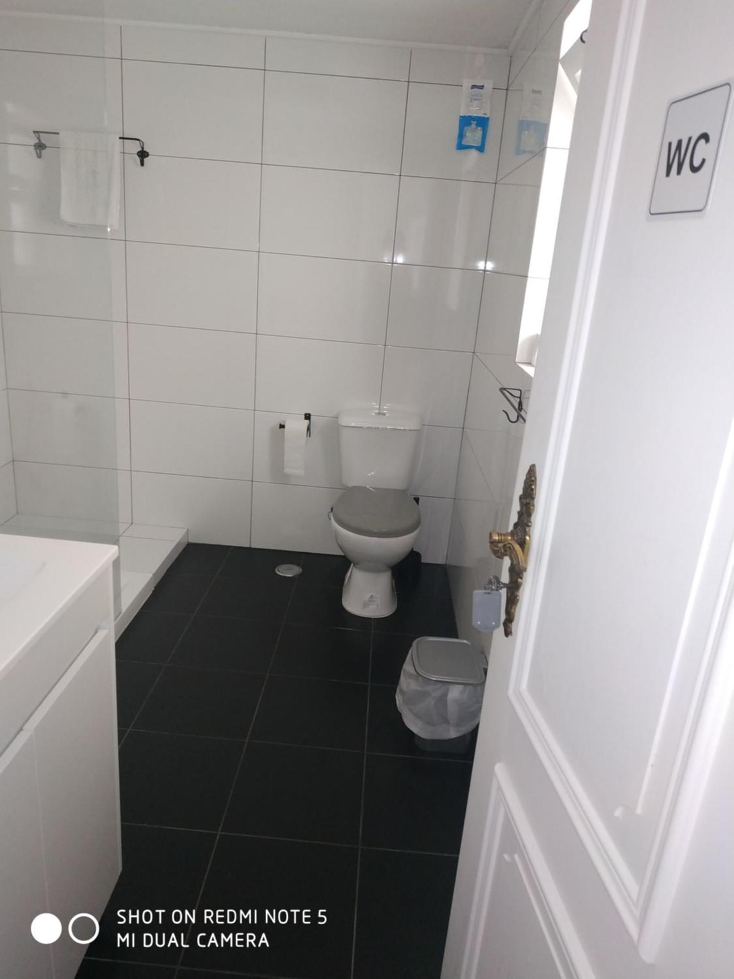 Quarto Twin com Casa de Banho Privada Externa