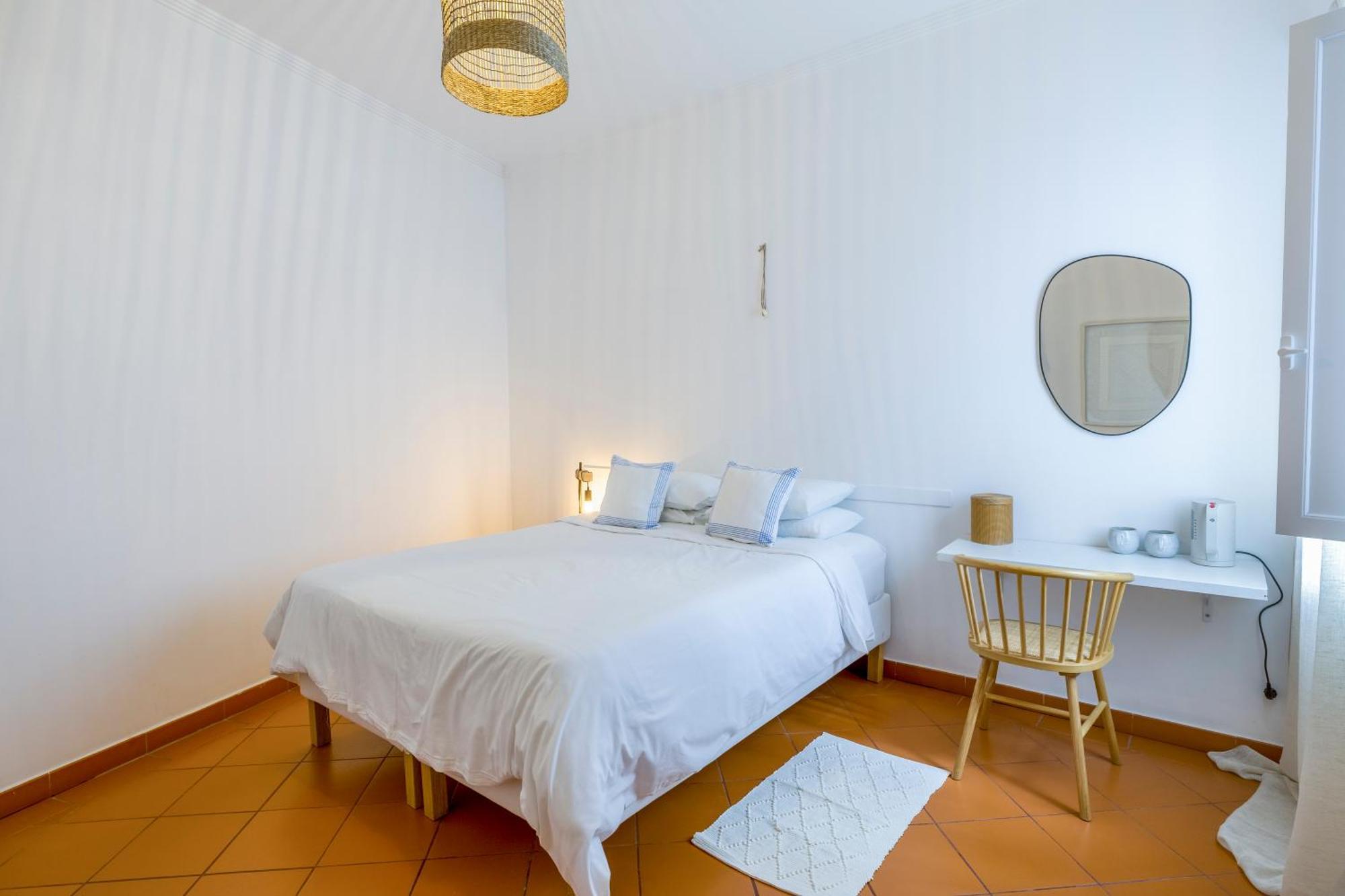 Quarto Duplo com Casa de Banho Privativa