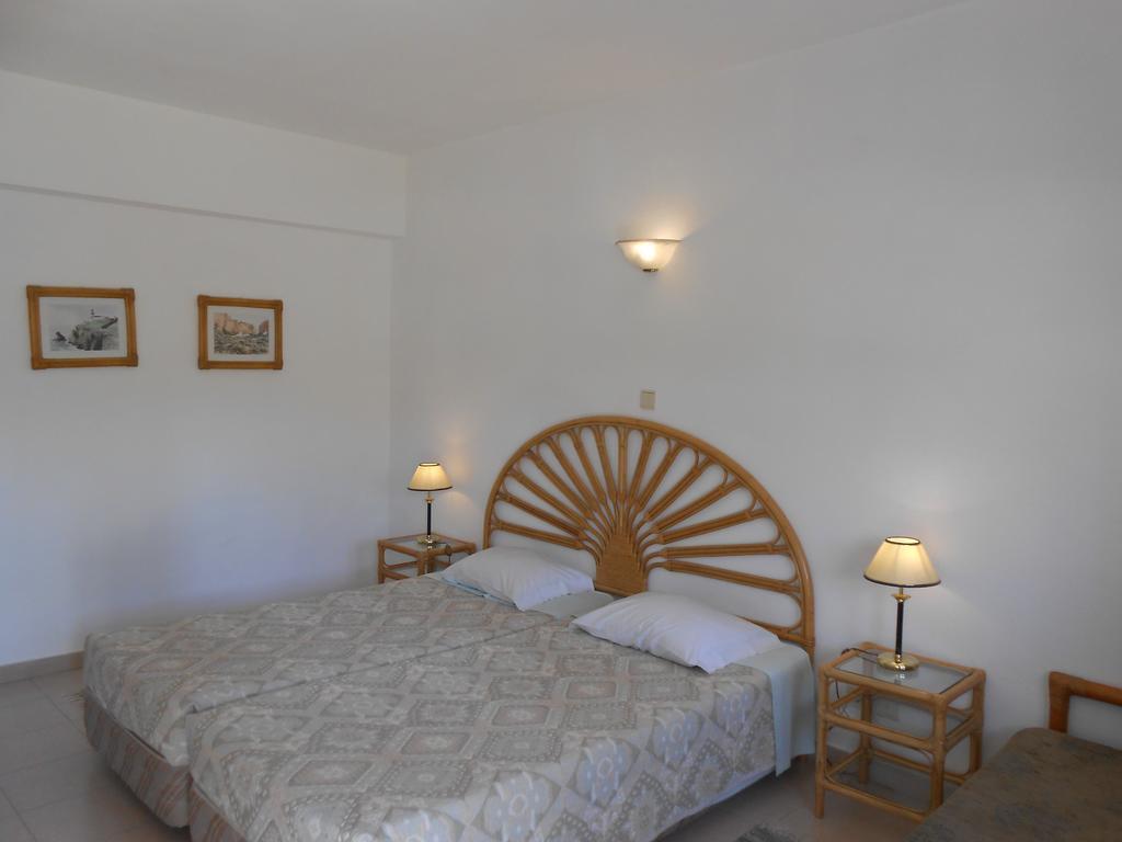 Quarto Twin com Vista Jardim
